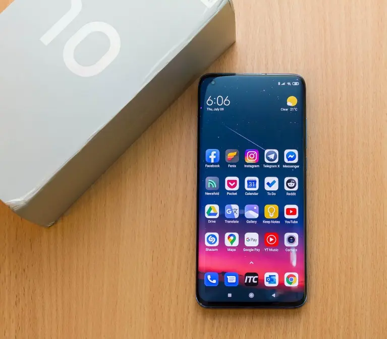 ۵ دلیل برای نخریدن گوشی پرچمدار