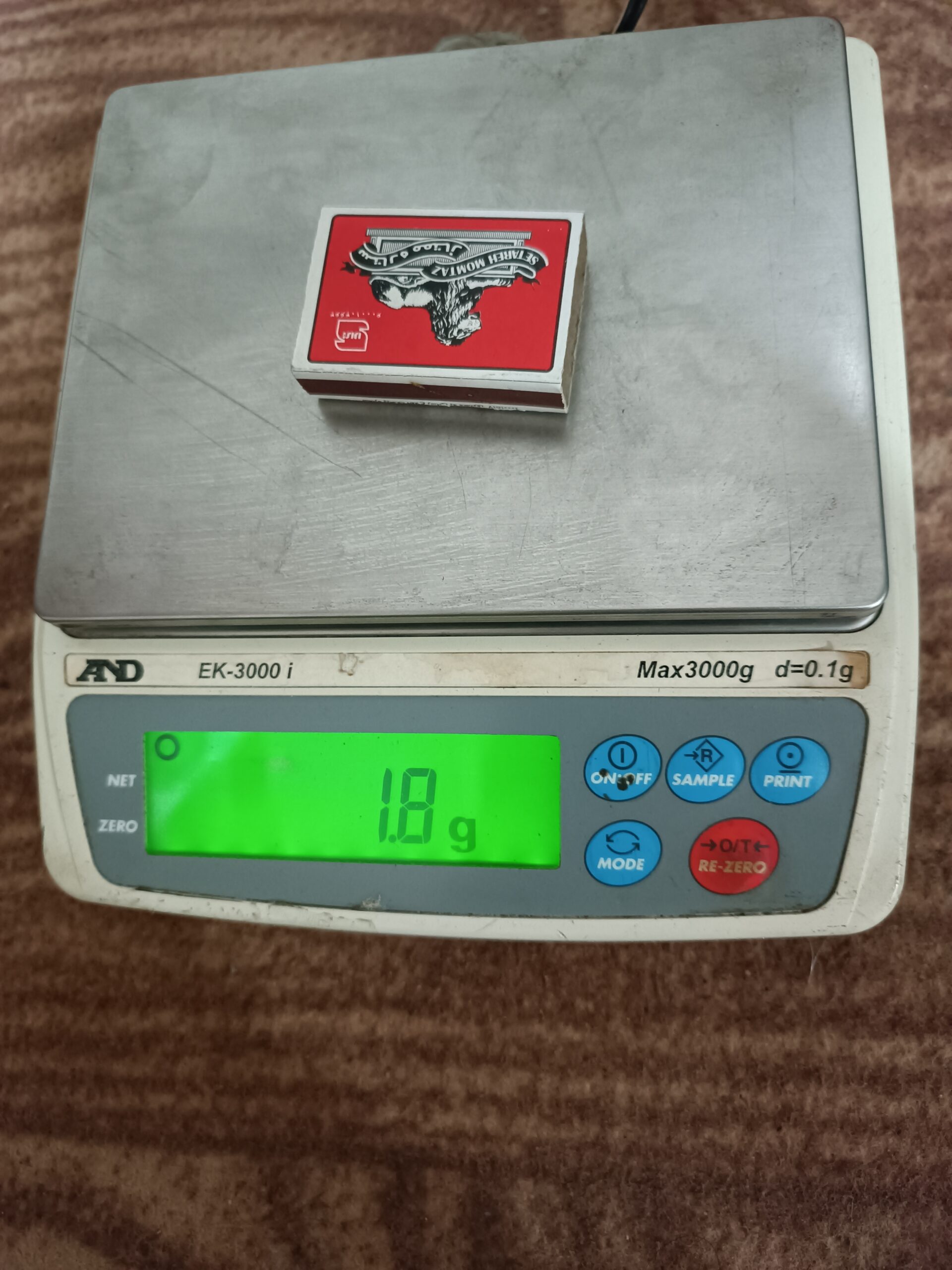 ترازو یکدهم گرمی مناسب نقره فروشی و زعفران و…AND