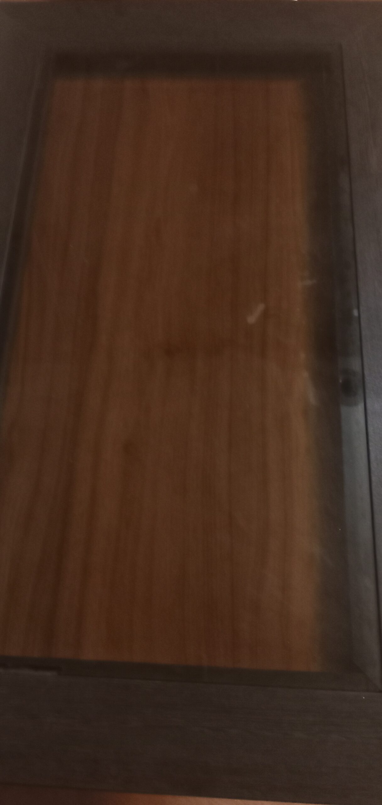 یک عدد میز پذیرایی و4 عدد عسلی