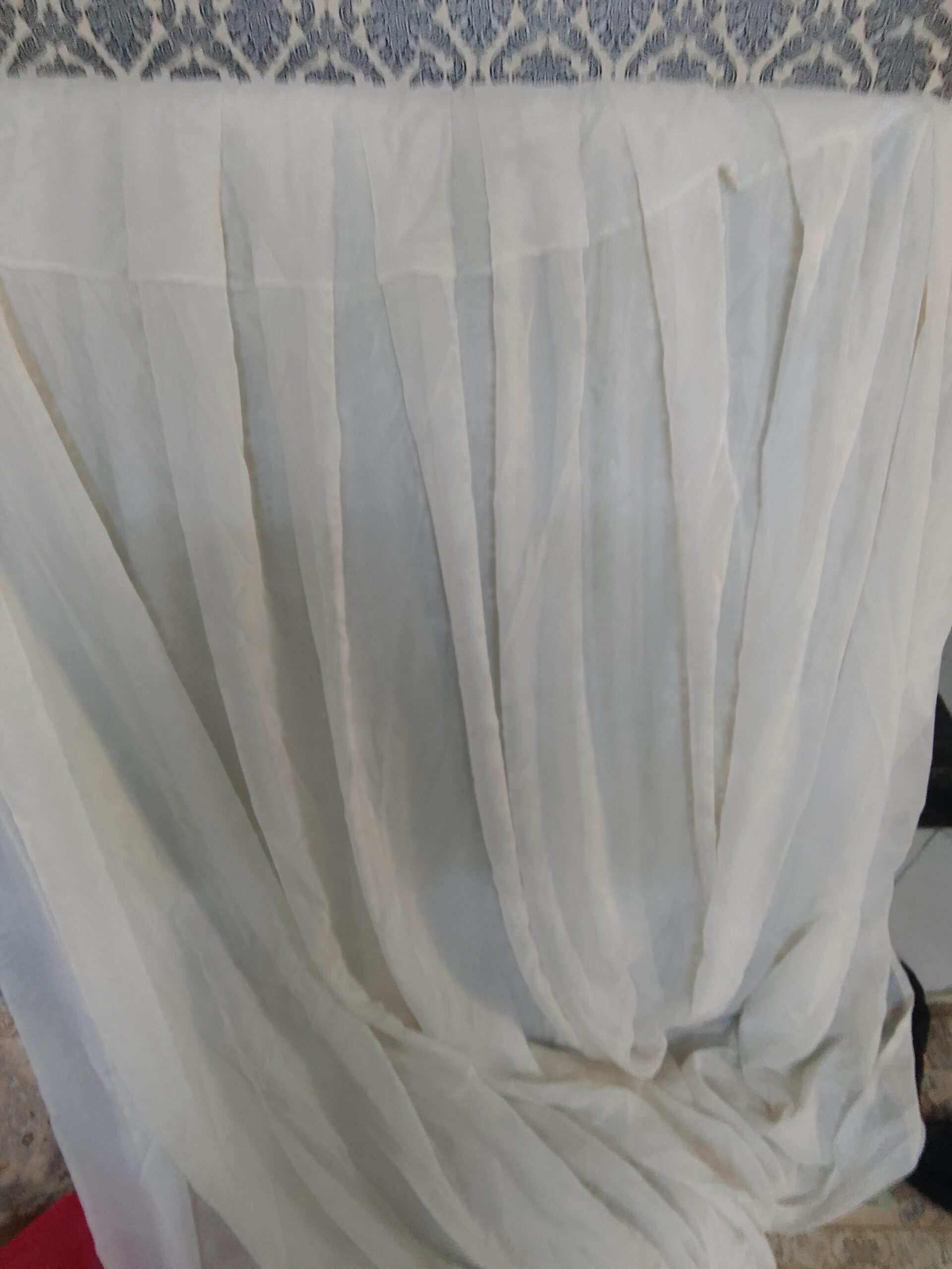 زیرپرده حریر