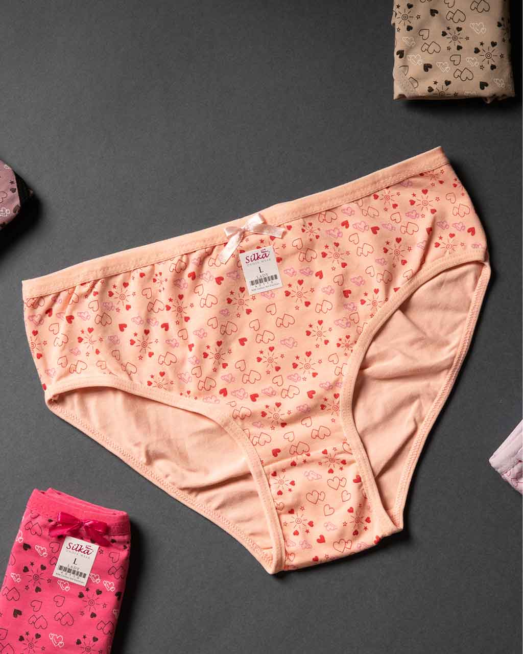 لباس زیر زنانه