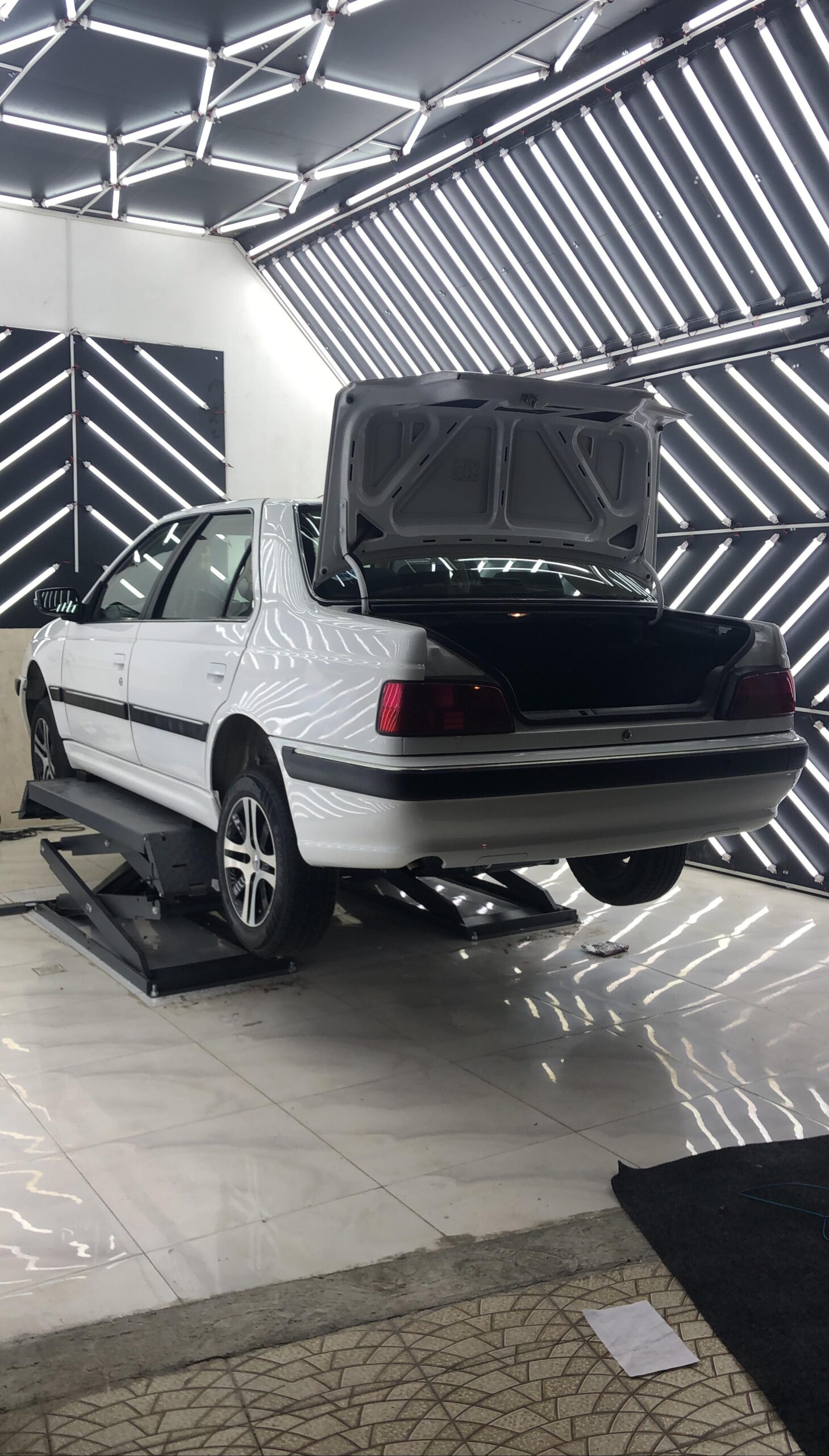 کارشناسی و تشخیص رنگ خودرو جوکار در ساوه