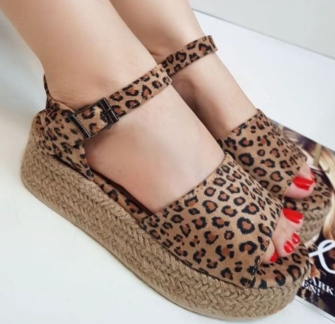 تعدادی صندل