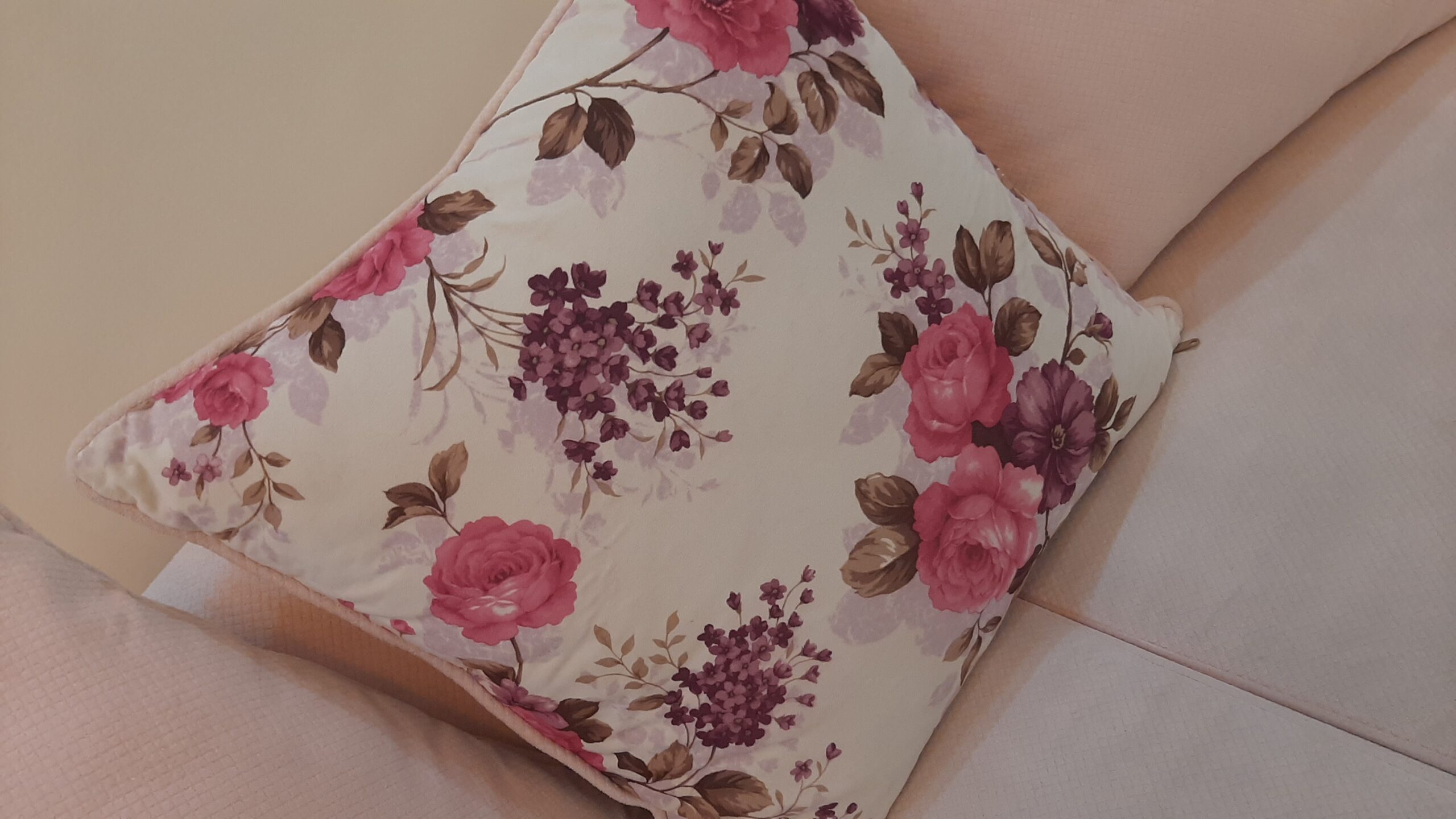 سرویس مبلمان راحتی هفت نفره کاملا سالم