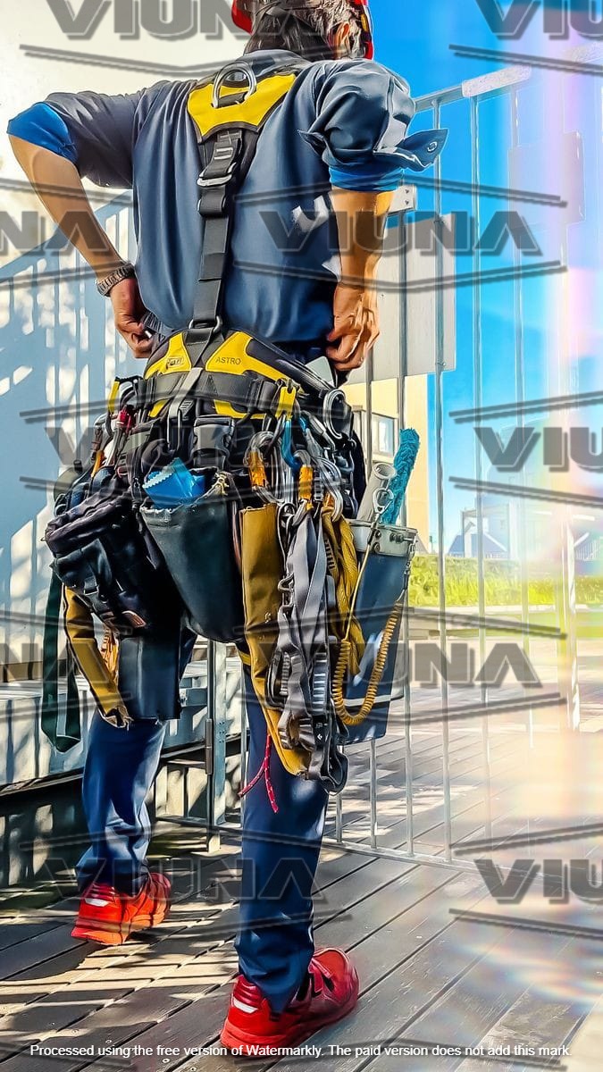 خدمات تخصصی کار در ارتفاع ویونا,شستشوی نما,پیچ و رولپلاک,رنگ آمیزی