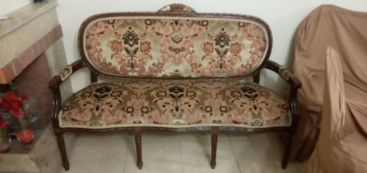 مبلمان ۹ نفره و میز عسلی