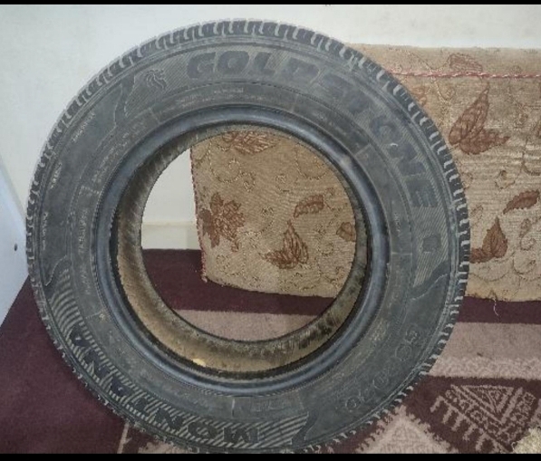 یک عدد لاستیک پراید مونتانا تمیز