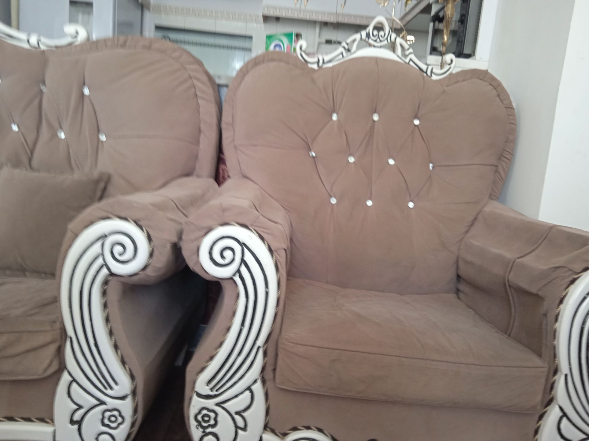 مبلمان و جلو‌مبلی