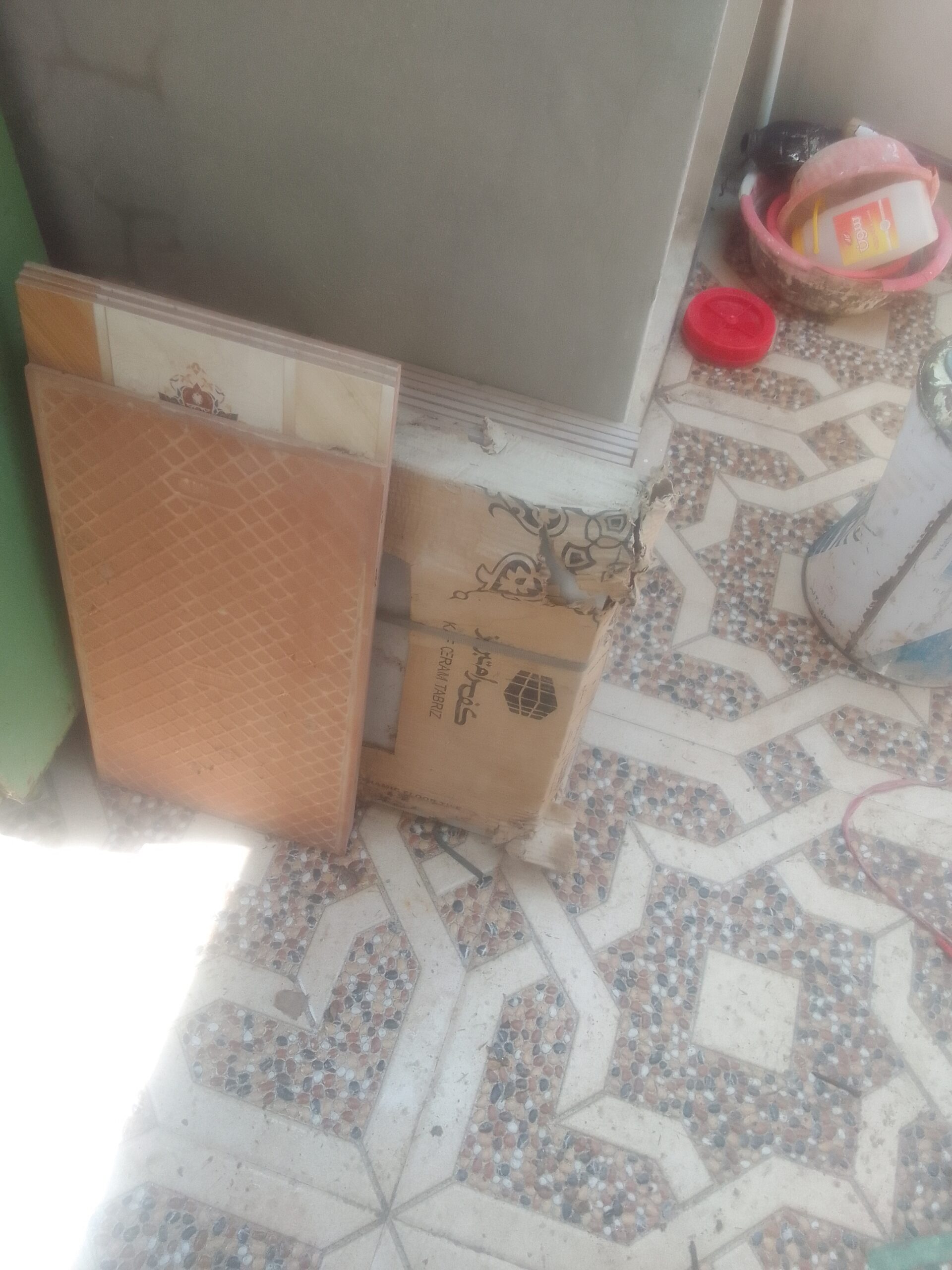 کاشی و سرامیک