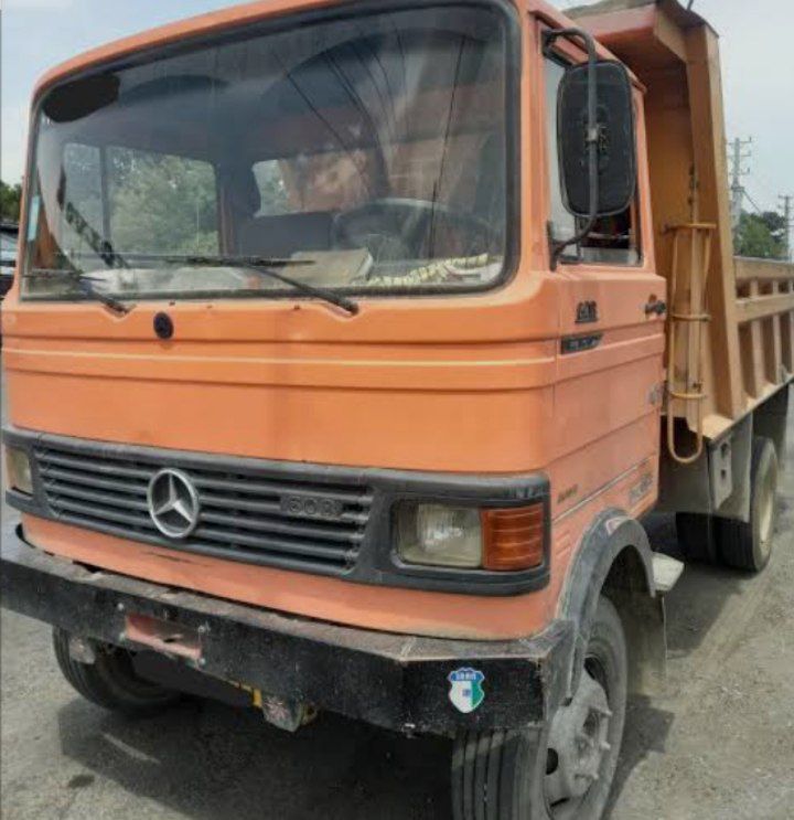 جابه جایی انواع بار با کامیون باری خاور نخاله اسفالت گچ جدول و غیره….