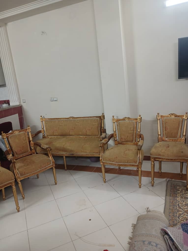 مبل سلطنتی در حد نو قیمت ۶میلیون