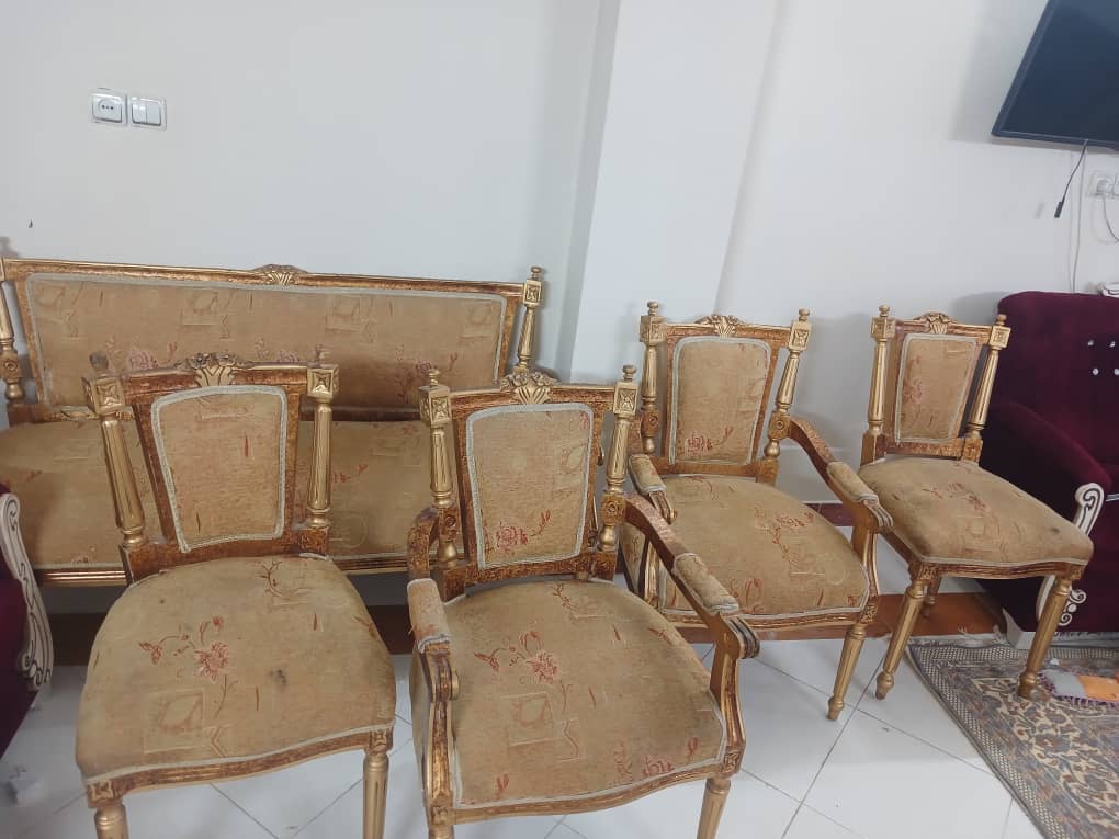 مبل سلطنتی در حد نو قیمت ۶میلیون