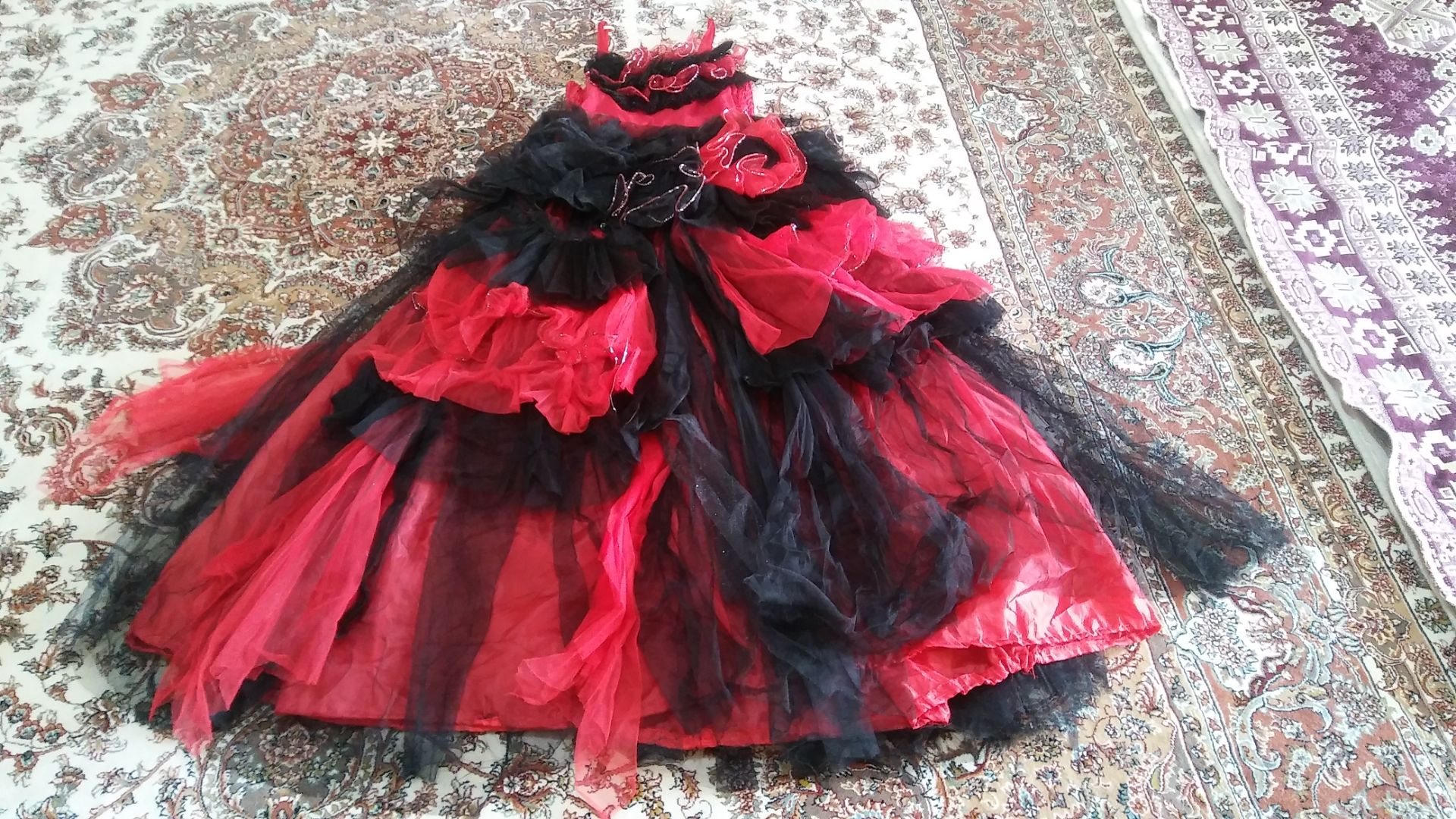 لباس و کفش مجلسی دخترانه و زنانه