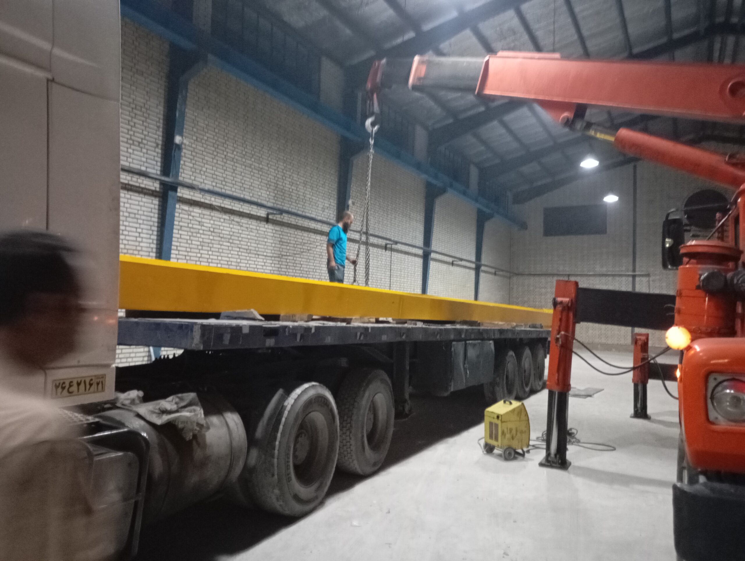 ساخت ونصب انواع جرثقیل های سقفی دروازه ای وبازویی