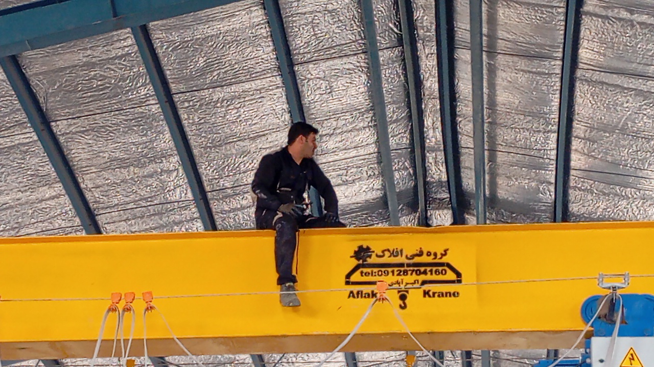 ساخت ونصب انواع جرثقیل های سقفی دروازه ای وبازویی