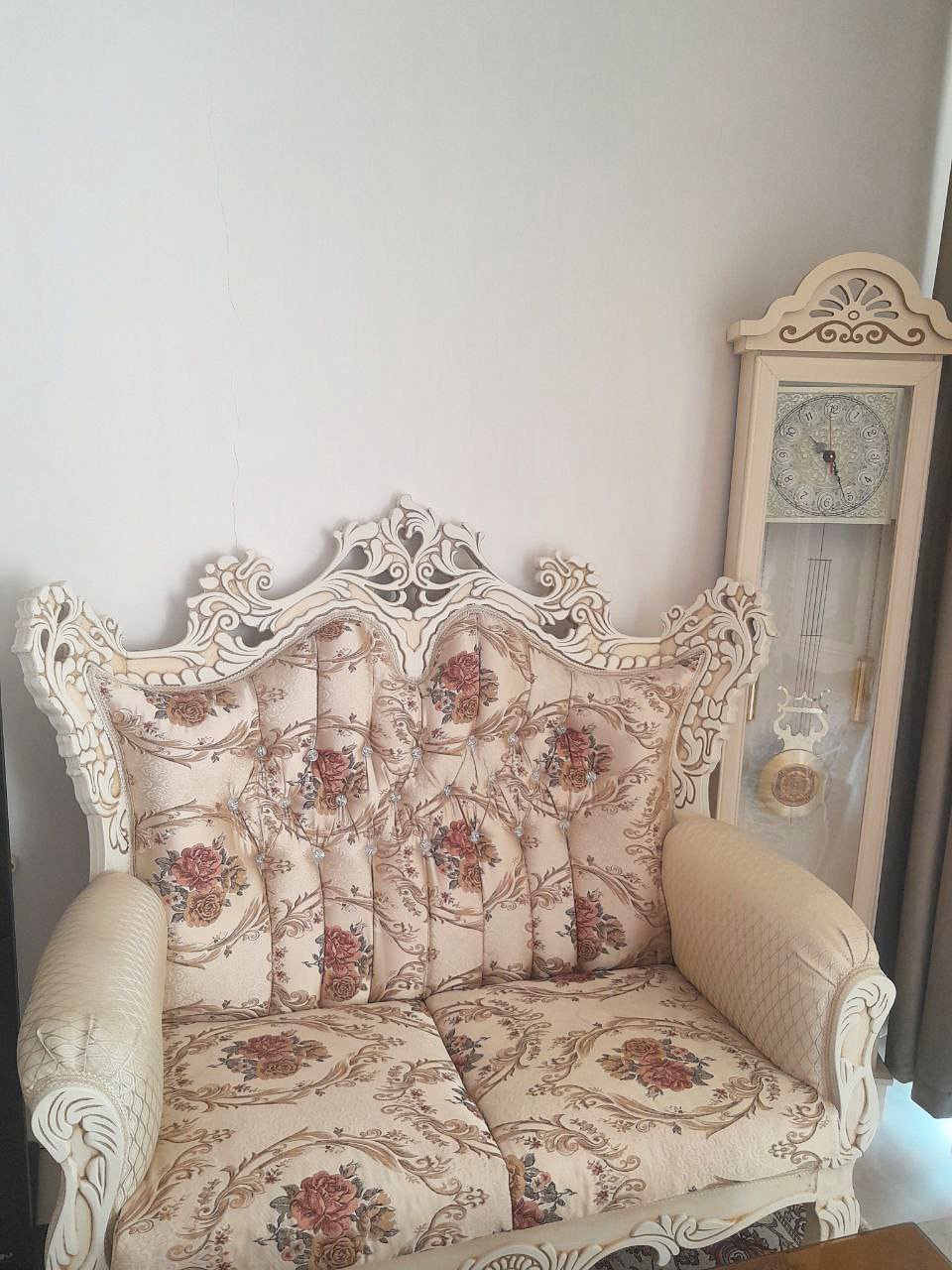 مبل ۷ نفره به همراه میزنهار خوری ۶ نفره