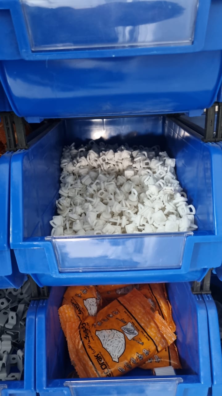 پالت پلاستیکی و جعبه ابزار قفسه بهار پلاستیک(تولید)۰۹۱۲۵۰۰۲۶۰۴