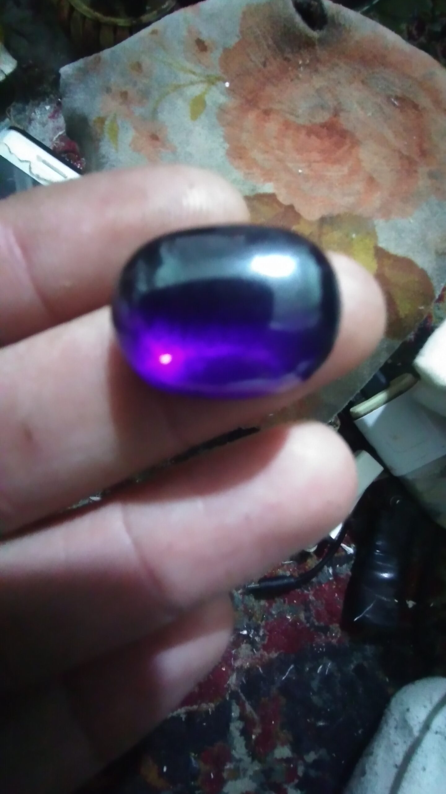 چند قطعه سنگ گرانبها