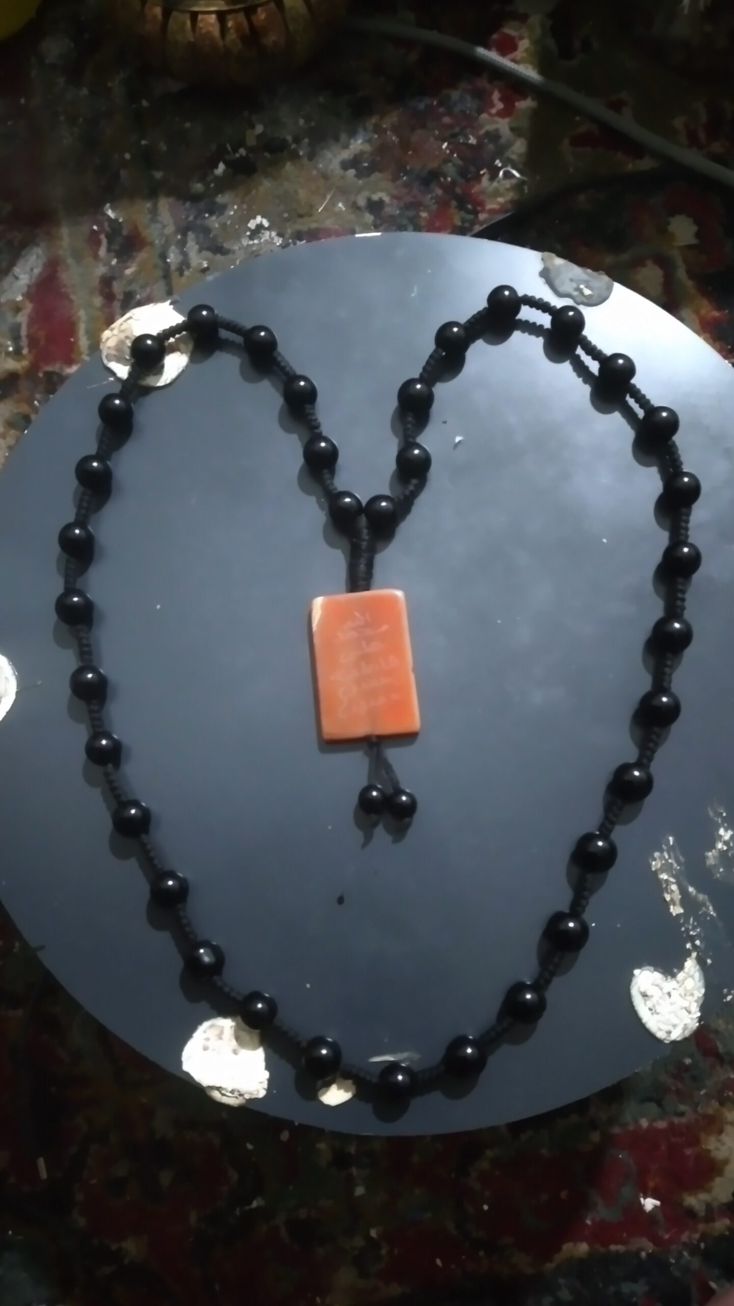 چند قطعه سنگ گرانبها