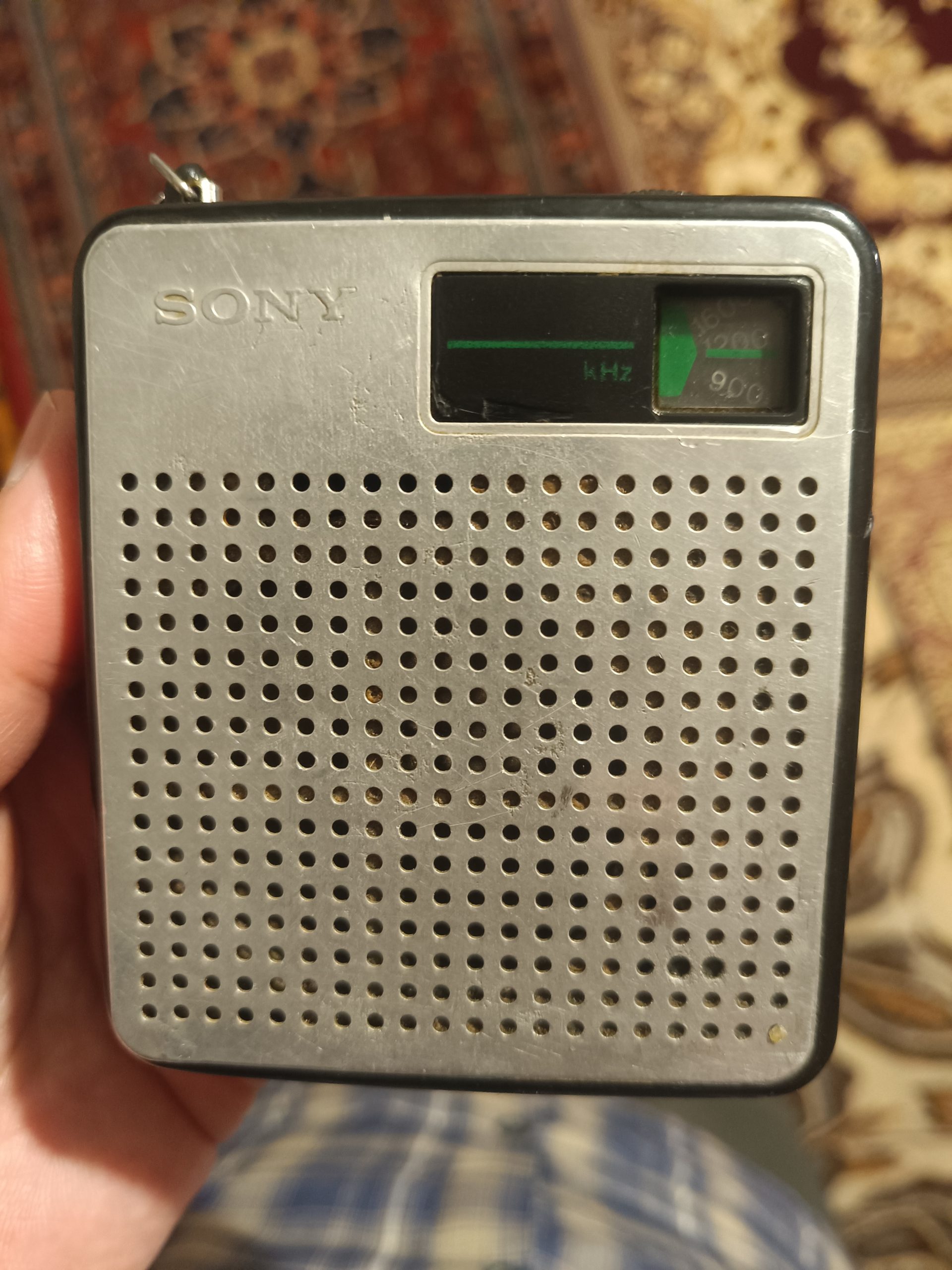 رادیو قدیمی ( کلکسیونی ) کمیاب سونی مدل : TR- 3550 همراه با آداپتور ۳ ولت